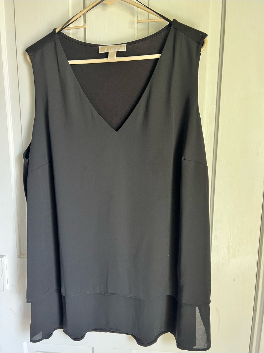 Michael Kors Women’s Black V-Neck Sleeveless Layered Blouse size 2XL